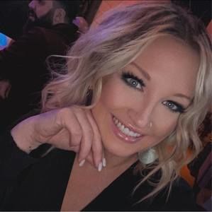 Meet your Posher, Cortney